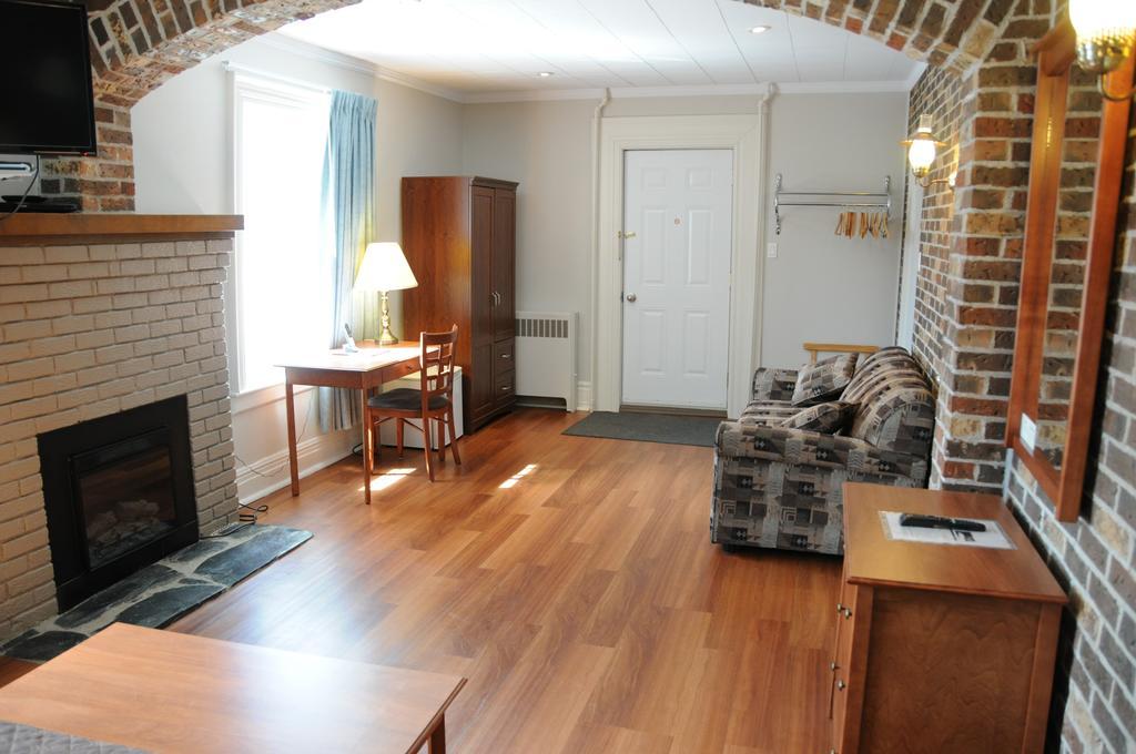 Motel & Hotel La Paysanne Sherbrooke Room photo