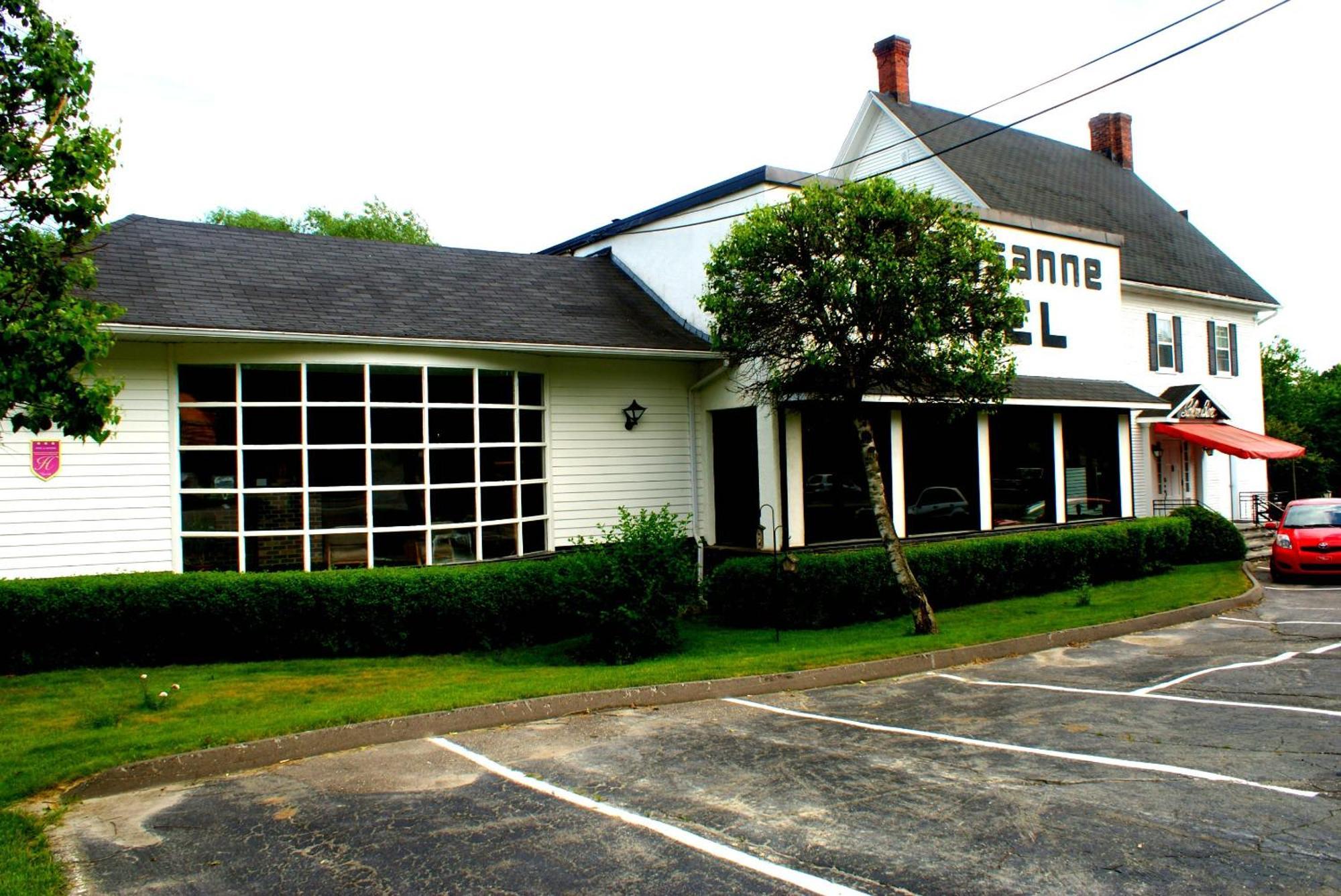 Motel & Hotel La Paysanne Sherbrooke Exterior photo