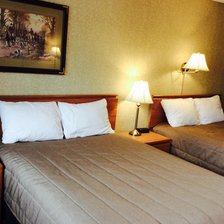 Motel & Hotel La Paysanne Sherbrooke Exterior photo